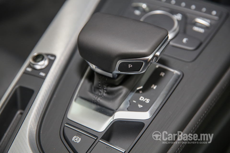 Audi A4 B9 (2016) Interior