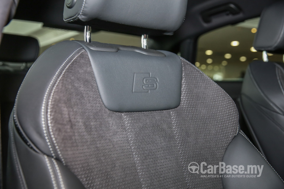 Audi A4 B9 (2016) Interior