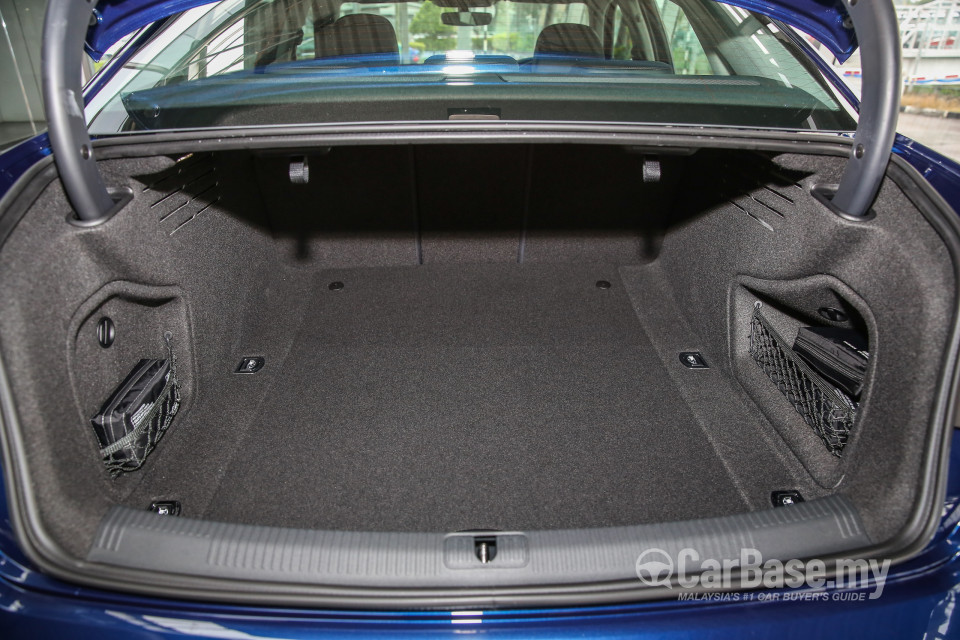 Audi A4 B9 (2016) Interior