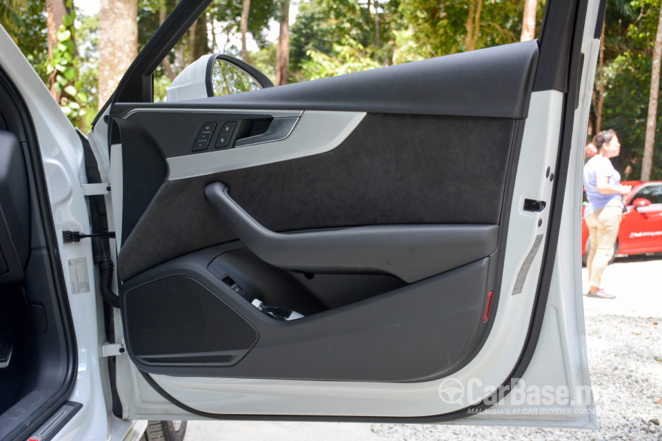 Audi A4 B9 (2016) Interior