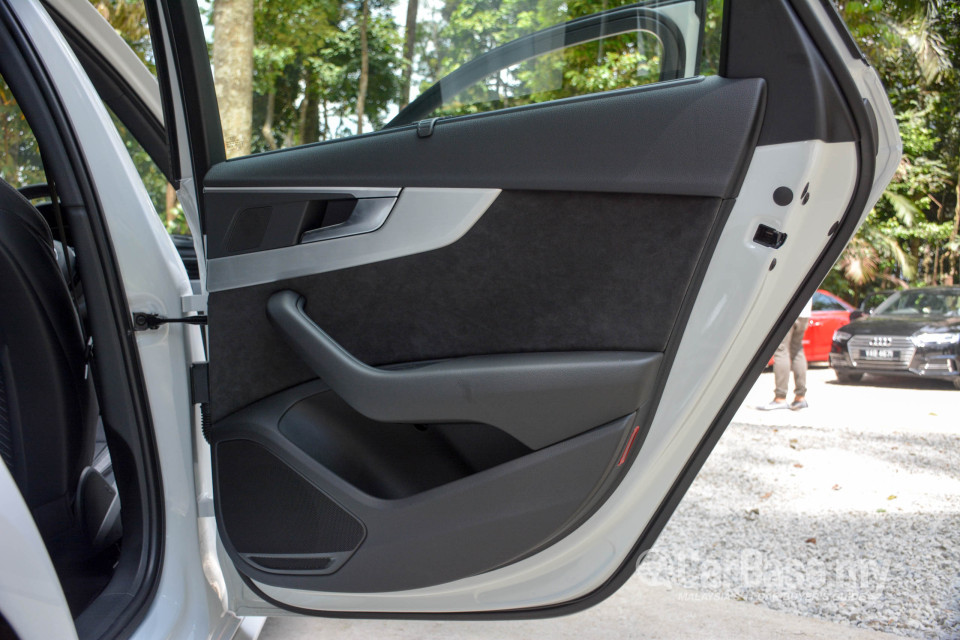 Audi A4 B9 (2016) Interior