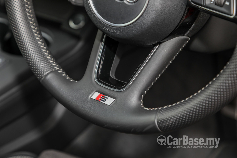 Audi A4 B9 (2016) Interior