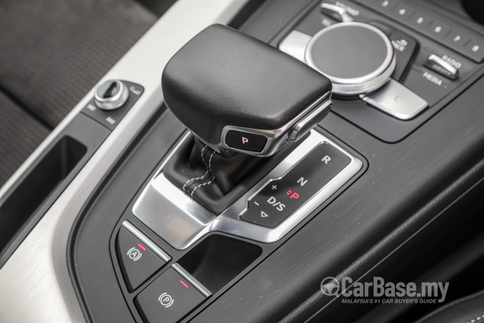 Audi A4 B9 (2016) Interior