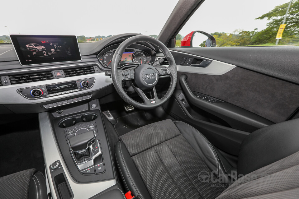 Audi Q5 FY (2019) Interior