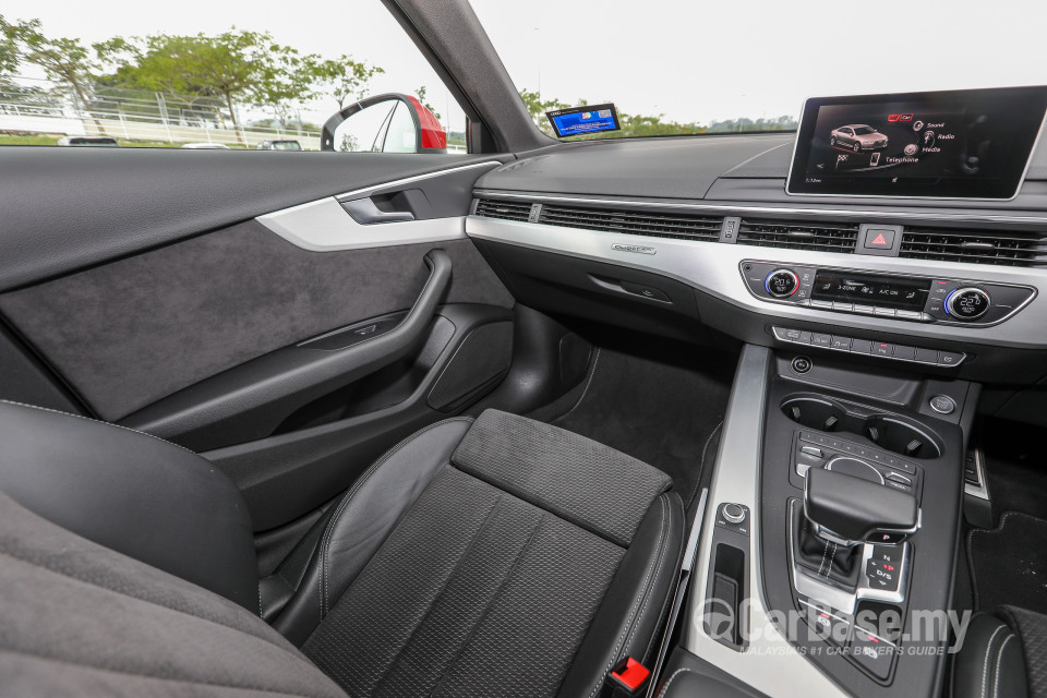 Audi A4 B9 (2016) Interior