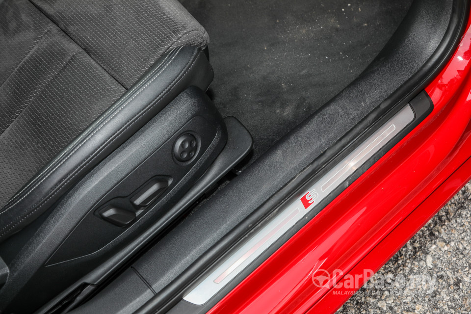 Audi A4 B9 (2016) Interior