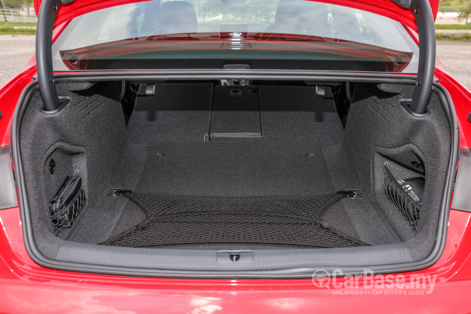 Audi A4 B9 (2016) Interior