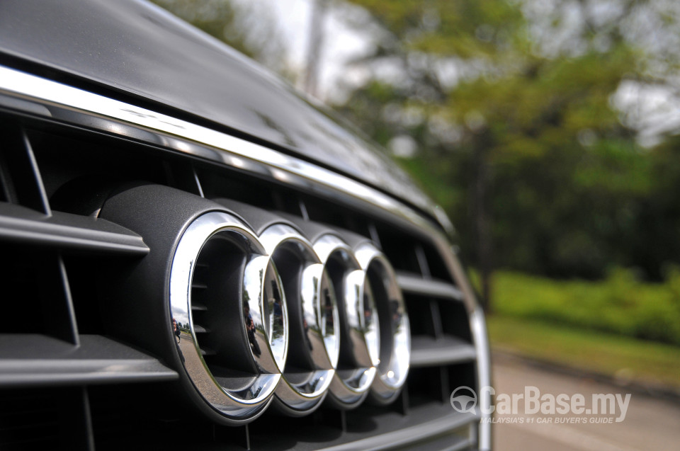 Audi A4 B8 Facelift (2012) Exterior