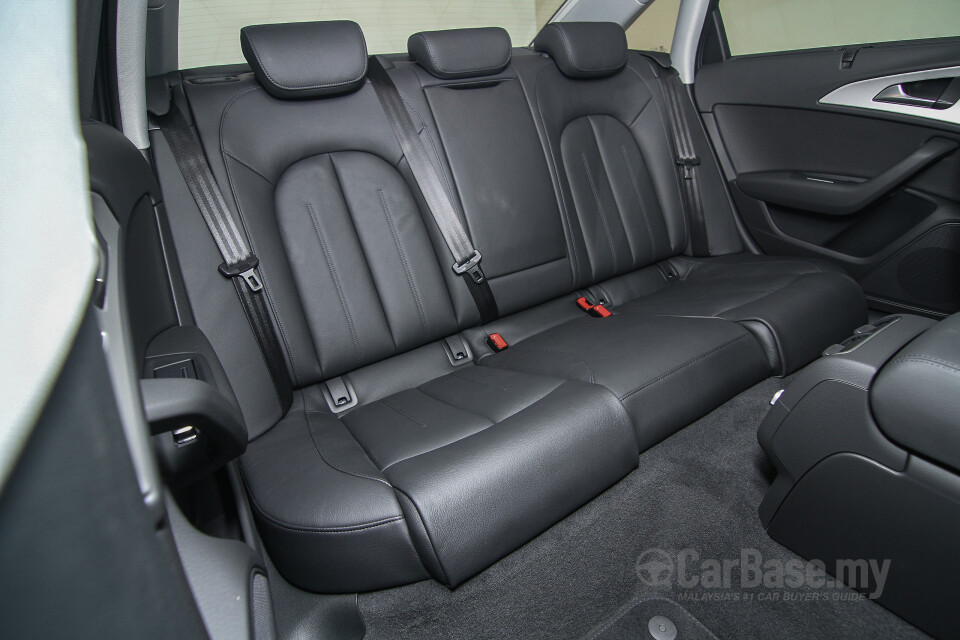 Kia Picanto JA (2018) Interior