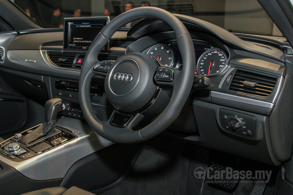 Mitsubishi Outlander RE Facelift (2016) Interior