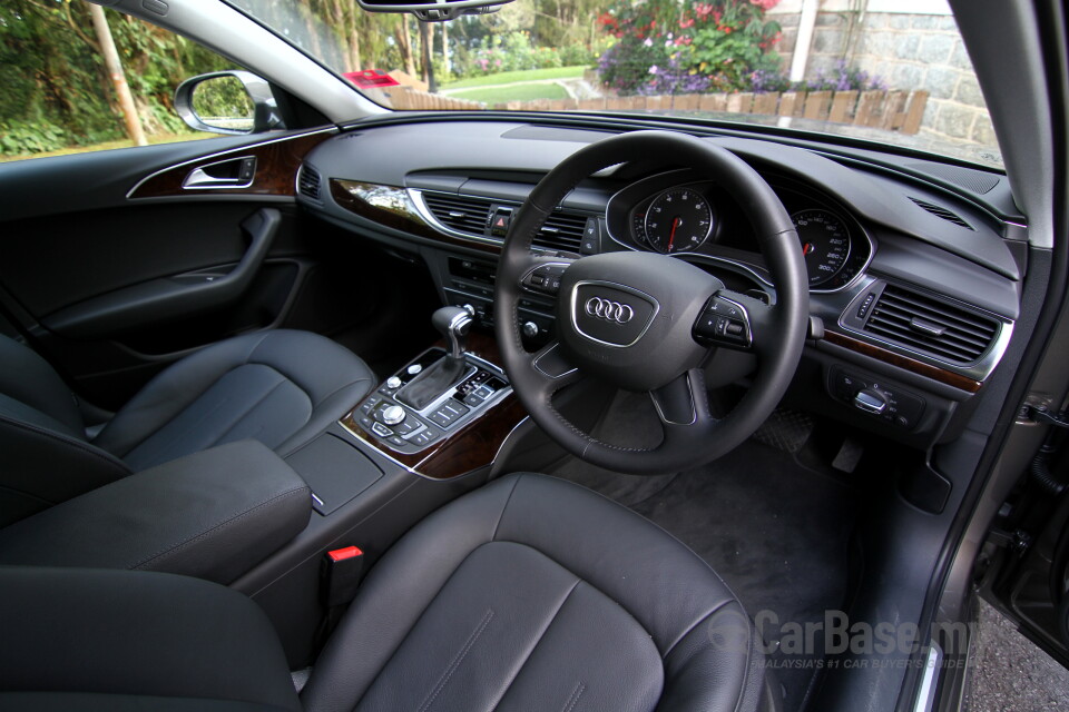 Mazda MX-5 ND (2015) Interior