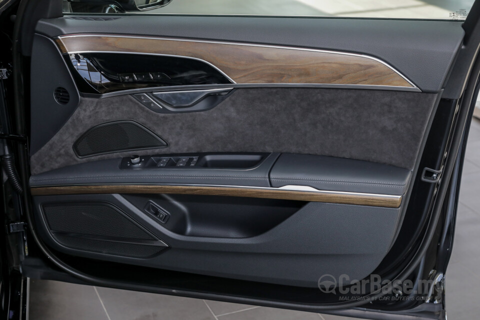 Toyota Fortuner AN160 (2016) Interior