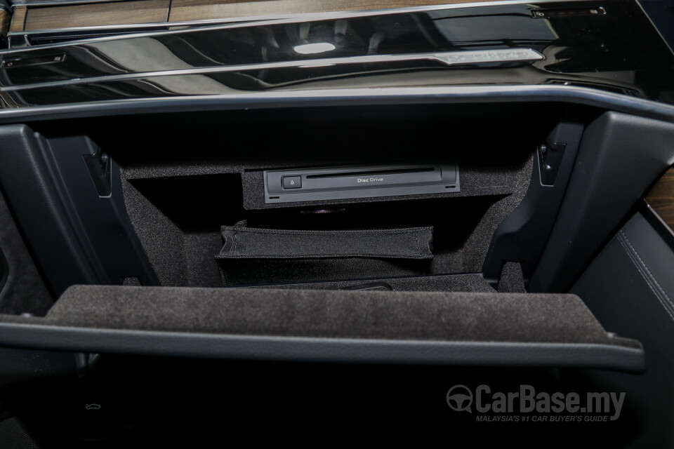 Audi A8 D5 (2019) Interior