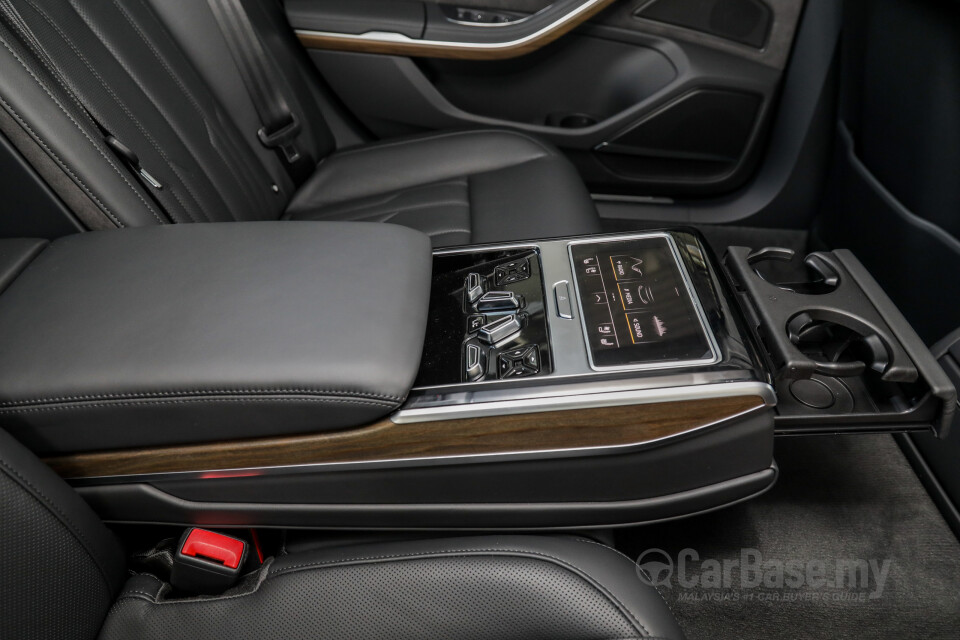 Audi A8 D5 (2019) Interior