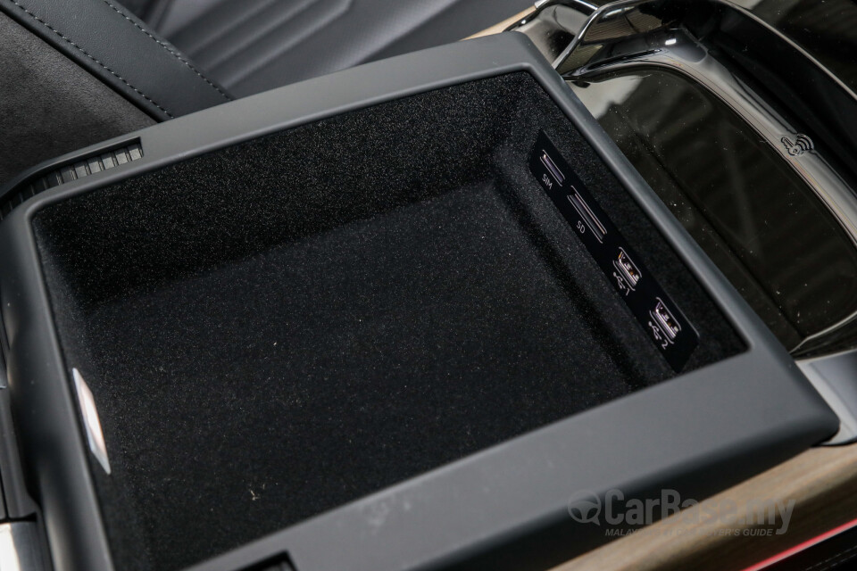 Audi A8 D5 (2019) Interior