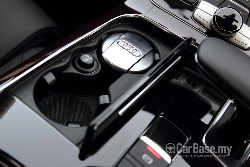 Audi A8 D4 (2011) Interior