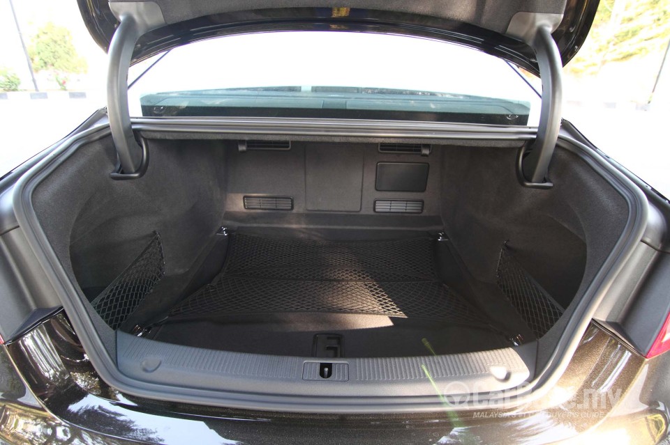Audi A8 D4 (2011) Interior