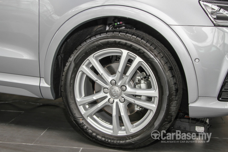 Audi Q3 8U Facelift (2015) Exterior