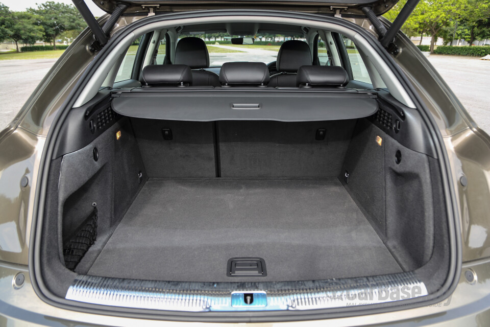 Subaru Outback BN (2015) Interior