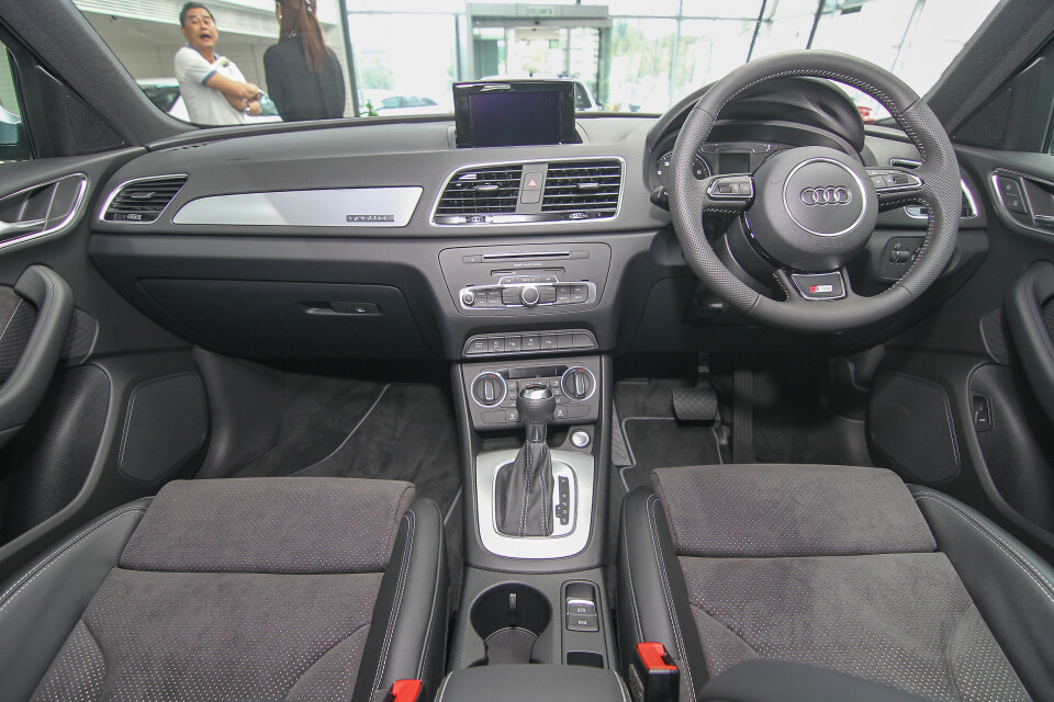 Chevrolet Cruze J300 (2012) Interior