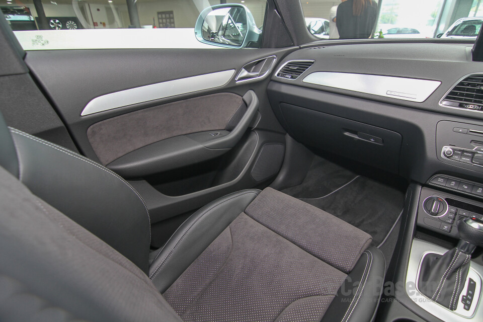 Toyota Fortuner AN160 (2016) Interior