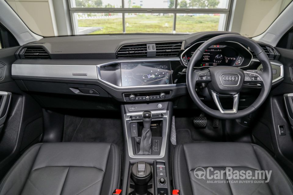 Audi Q3 F3 (2019) Interior