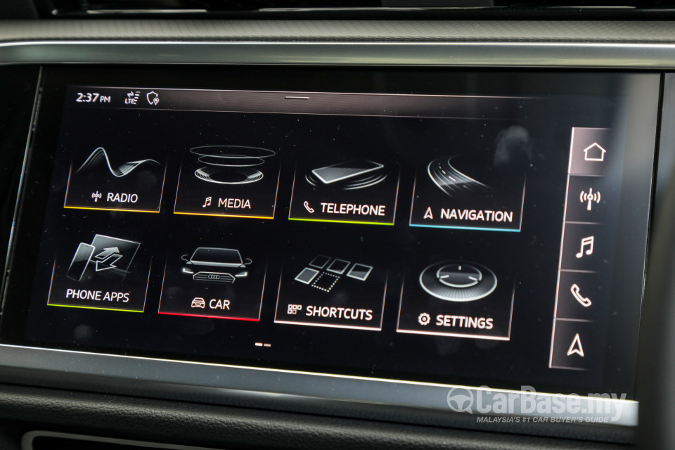 Audi Q3 F3 (2019) Interior