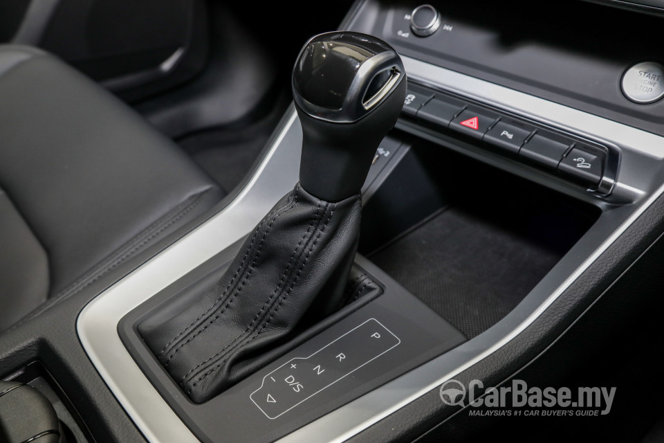 Audi Q3 F3 (2019) Interior
