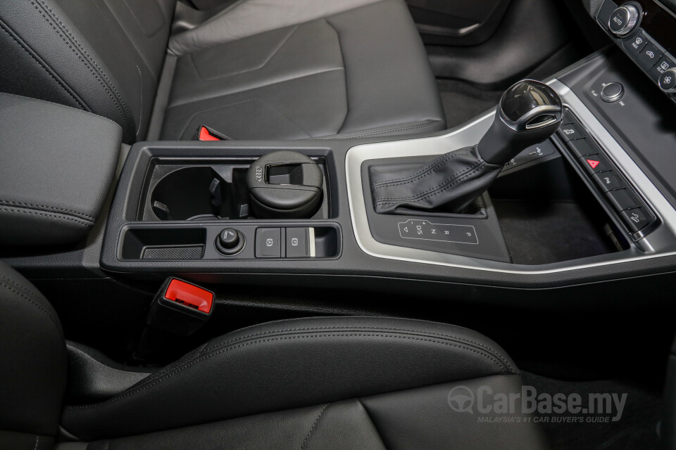 Audi Q3 F3 (2019) Interior