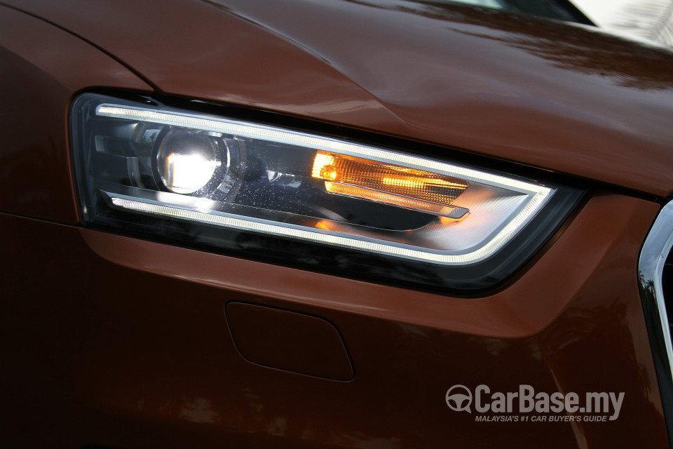 Audi Q3 8U (2012) Exterior