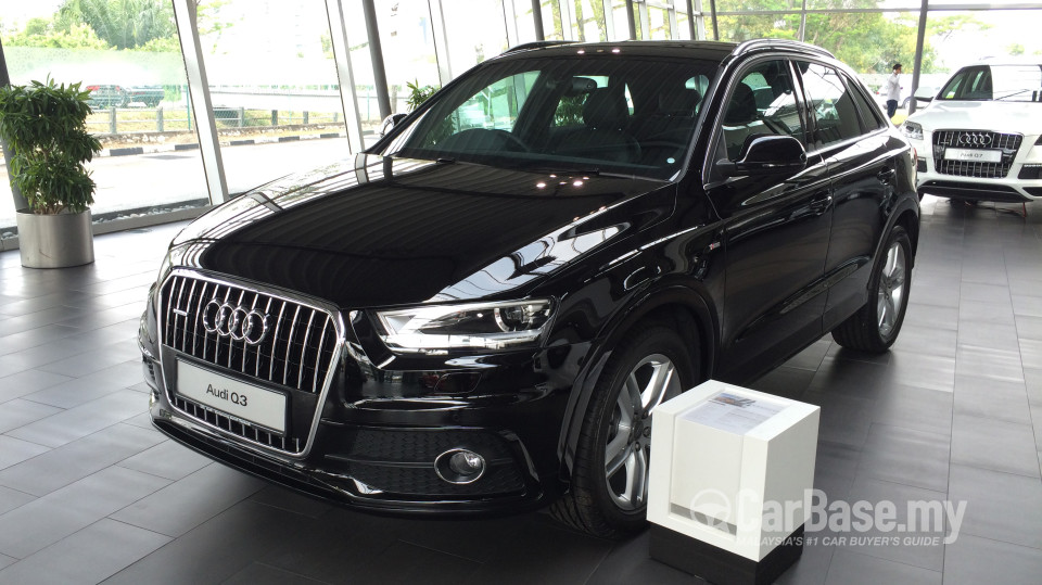 Audi Q3 8U (2012) Exterior