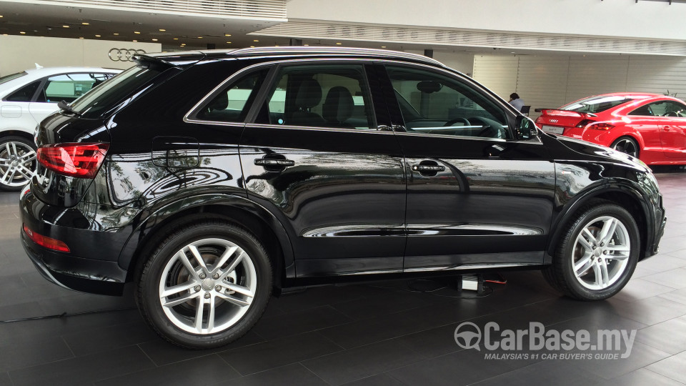 Audi Q3 8U (2012) Exterior