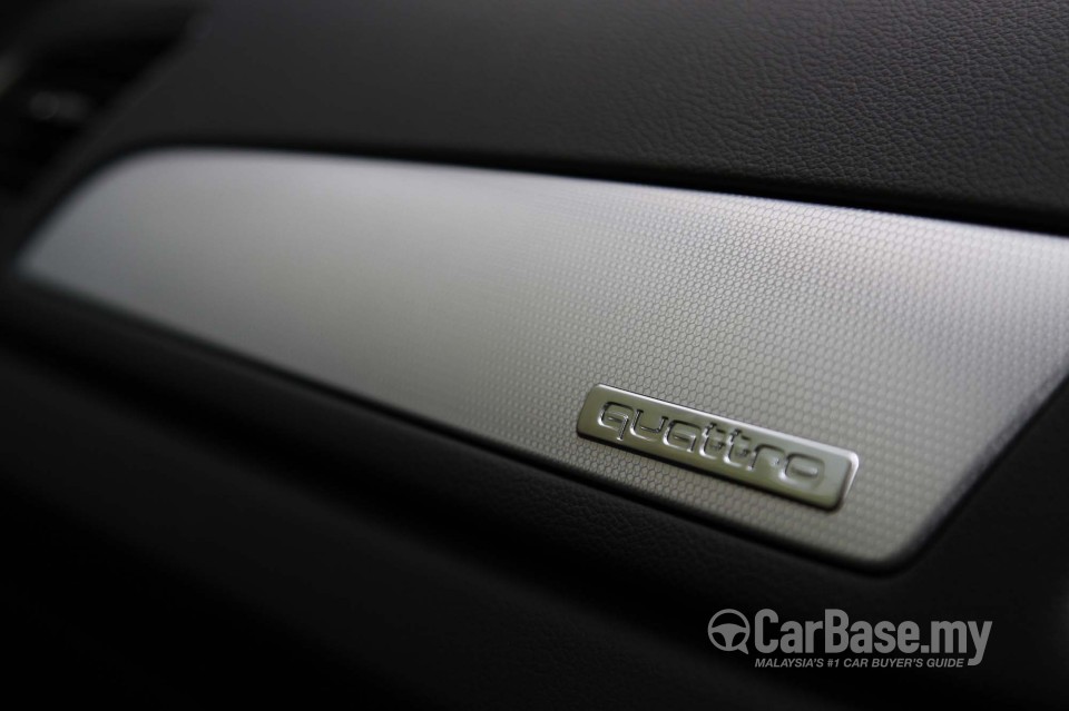 Audi Q3 8U (2012) Interior