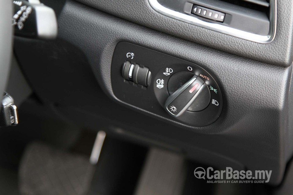 Audi Q3 8U (2012) Interior