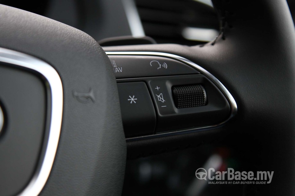 Audi Q3 8U (2012) Interior