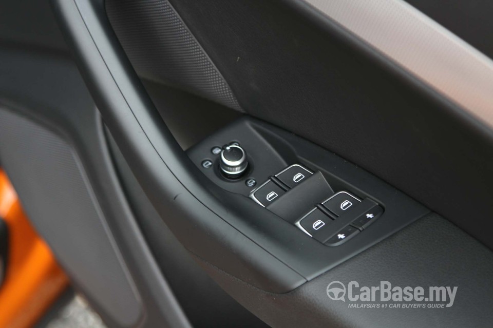 Audi Q3 8U (2012) Interior