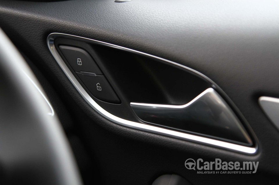 Audi Q3 8U (2012) Interior