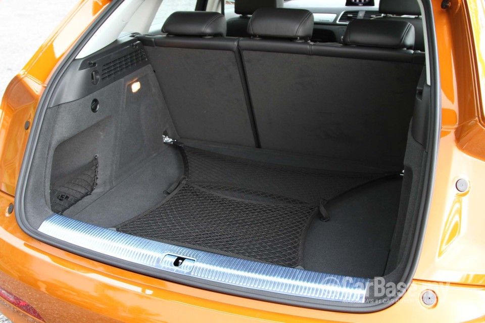 Audi Q3 8U (2012) Interior
