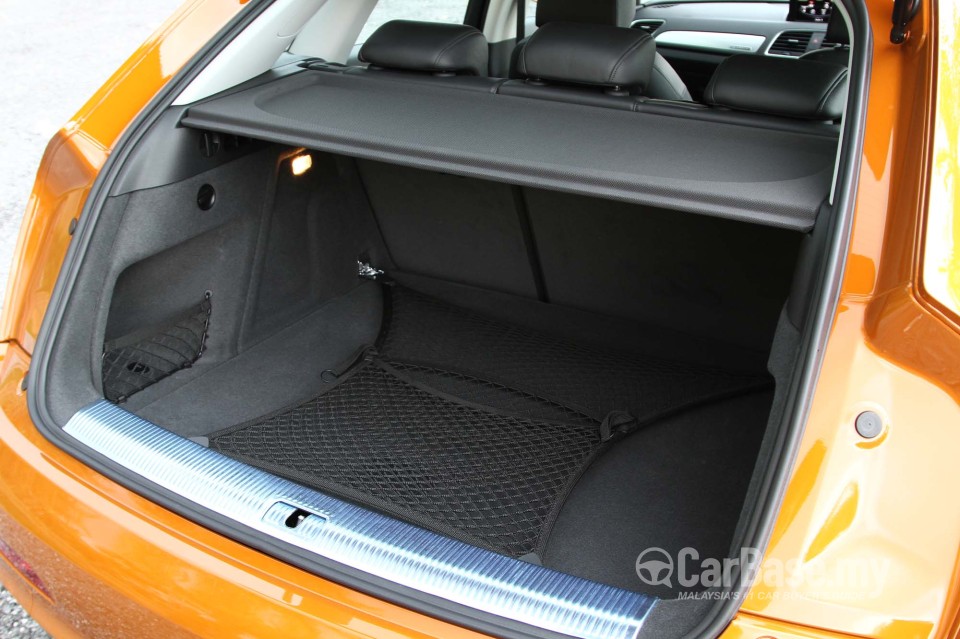 Audi Q3 8U (2012) Interior