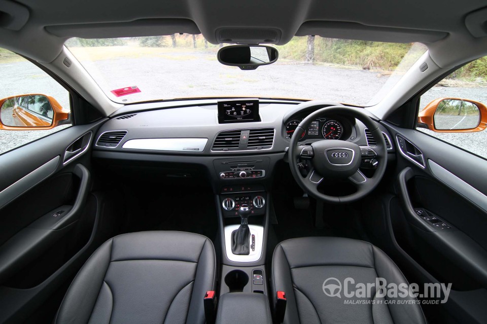 Audi Q3 8U (2012) Interior