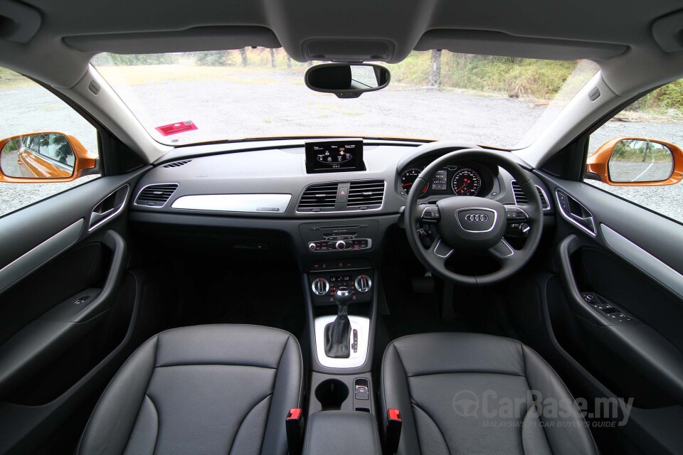 Perodua Aruz D38L (2019) Interior