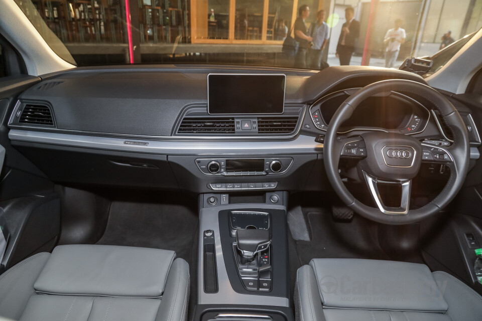 Subaru Outback BN (2015) Interior