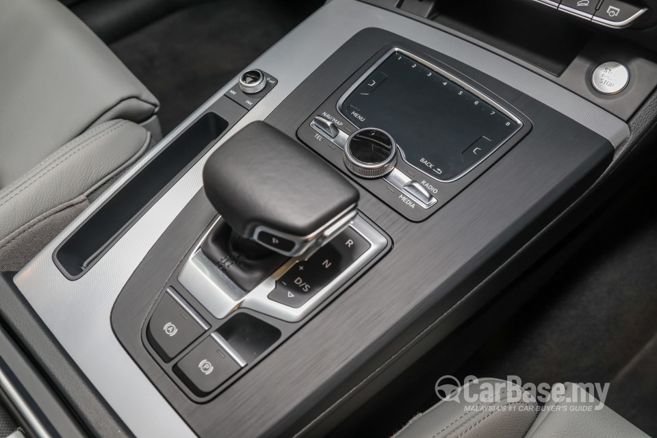 Audi Q5 FY (2019) Interior