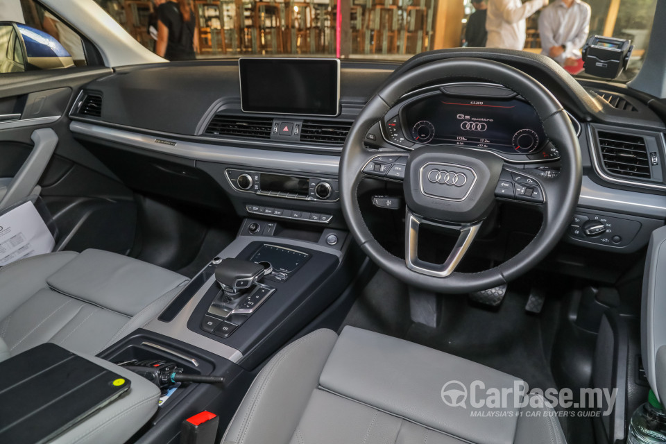 Audi Q5 FY (2019) Interior