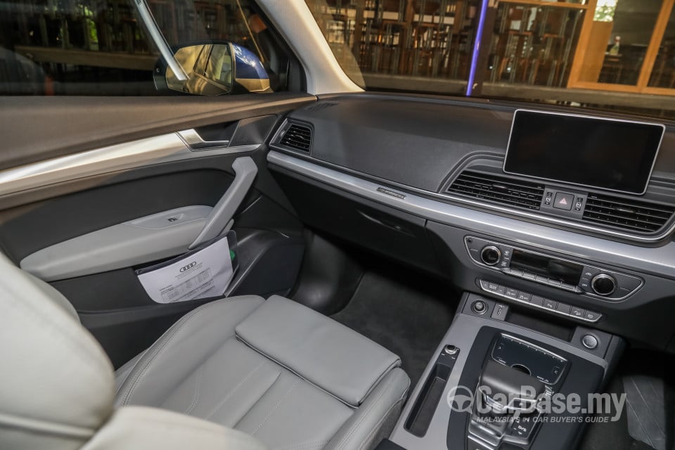 Audi Q5 FY (2019) Interior