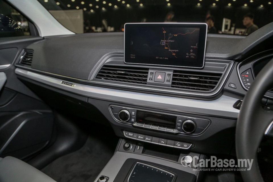 Audi Q5 FY (2019) Interior