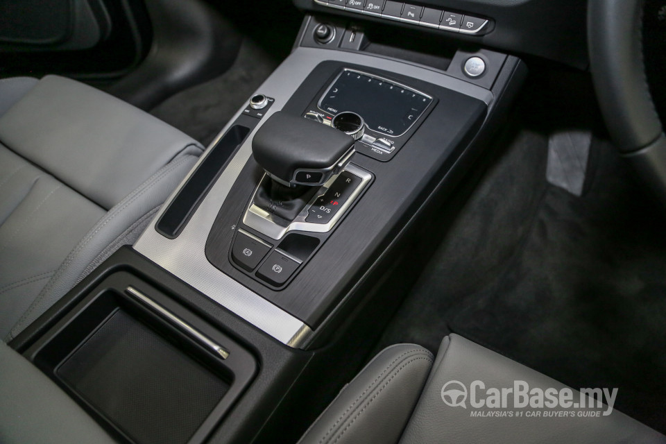 Audi Q5 FY (2019) Interior