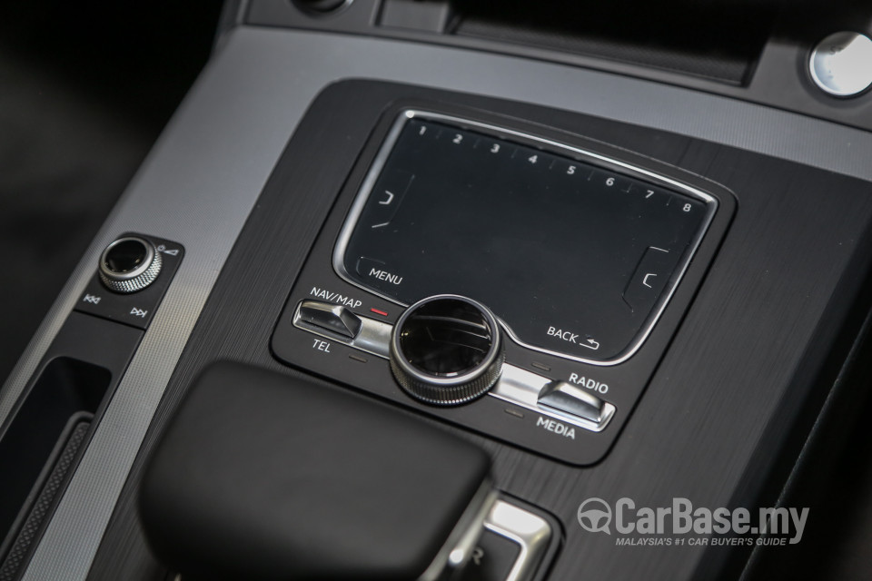 Audi Q5 FY (2019) Interior