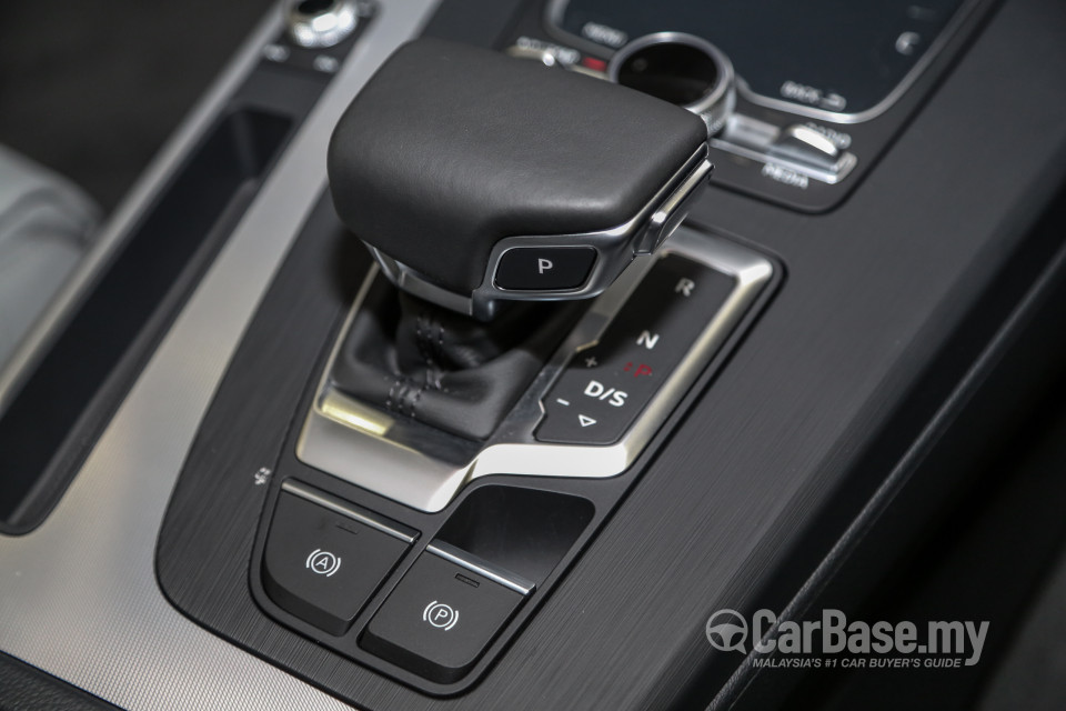 Audi Q5 FY (2019) Interior