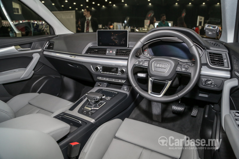 Audi Q5 FY (2019) Interior